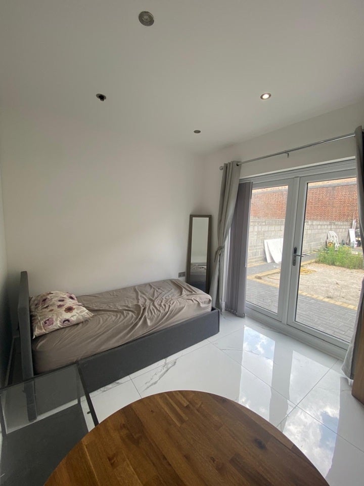 Room North Drive in Greater London