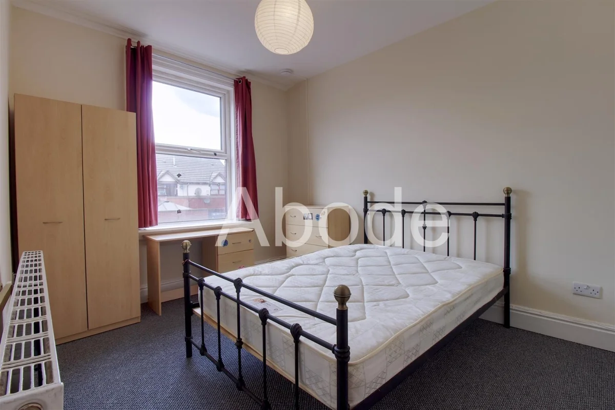 Flat Back Spring Grove Walk in Leeds