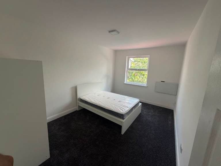 Flat Wood Lane in Greater London
