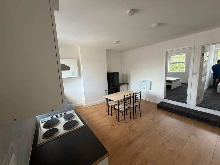 Flat Wood Lane in Greater London