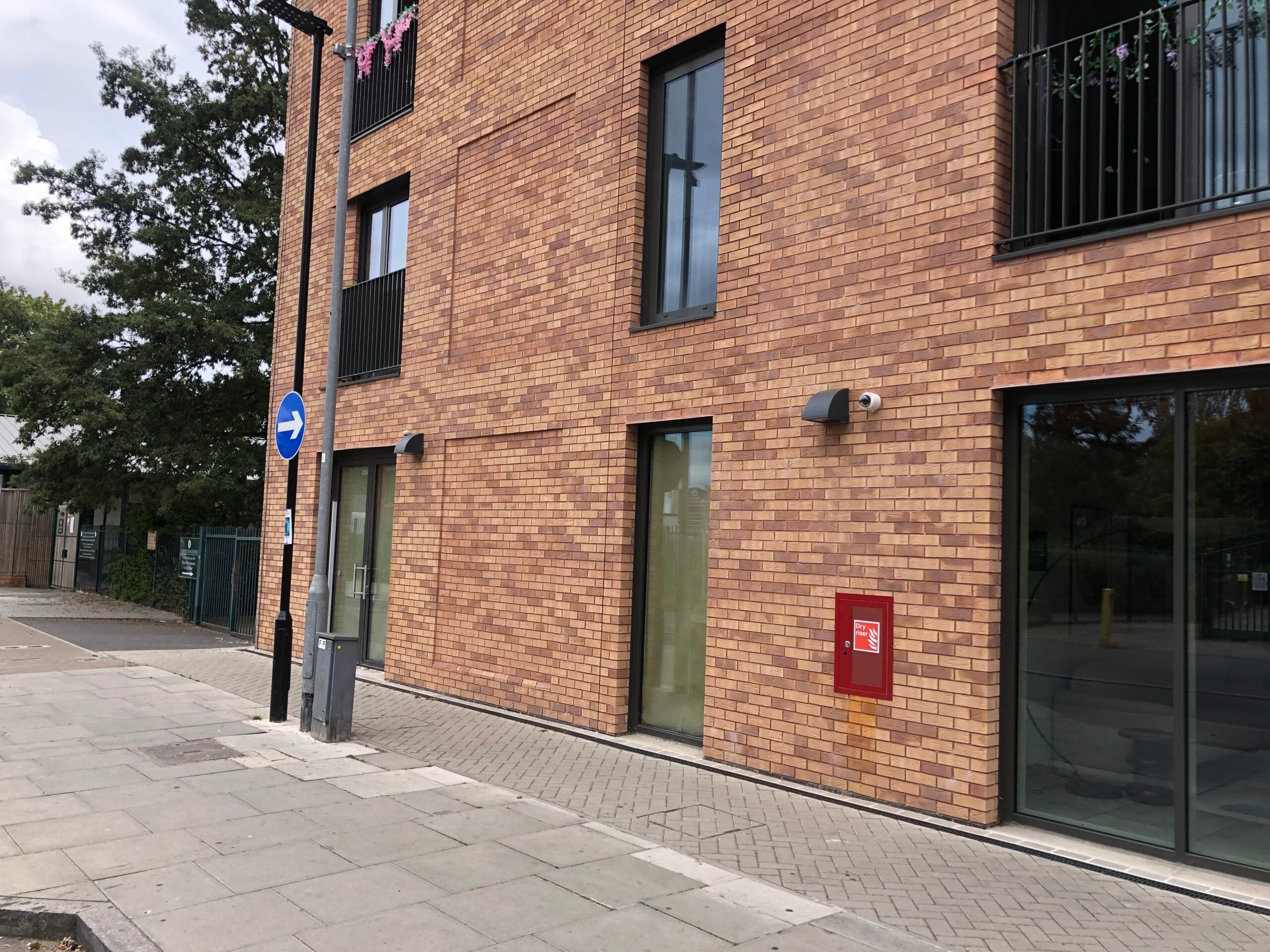 Flat Victoria Road in Greater London