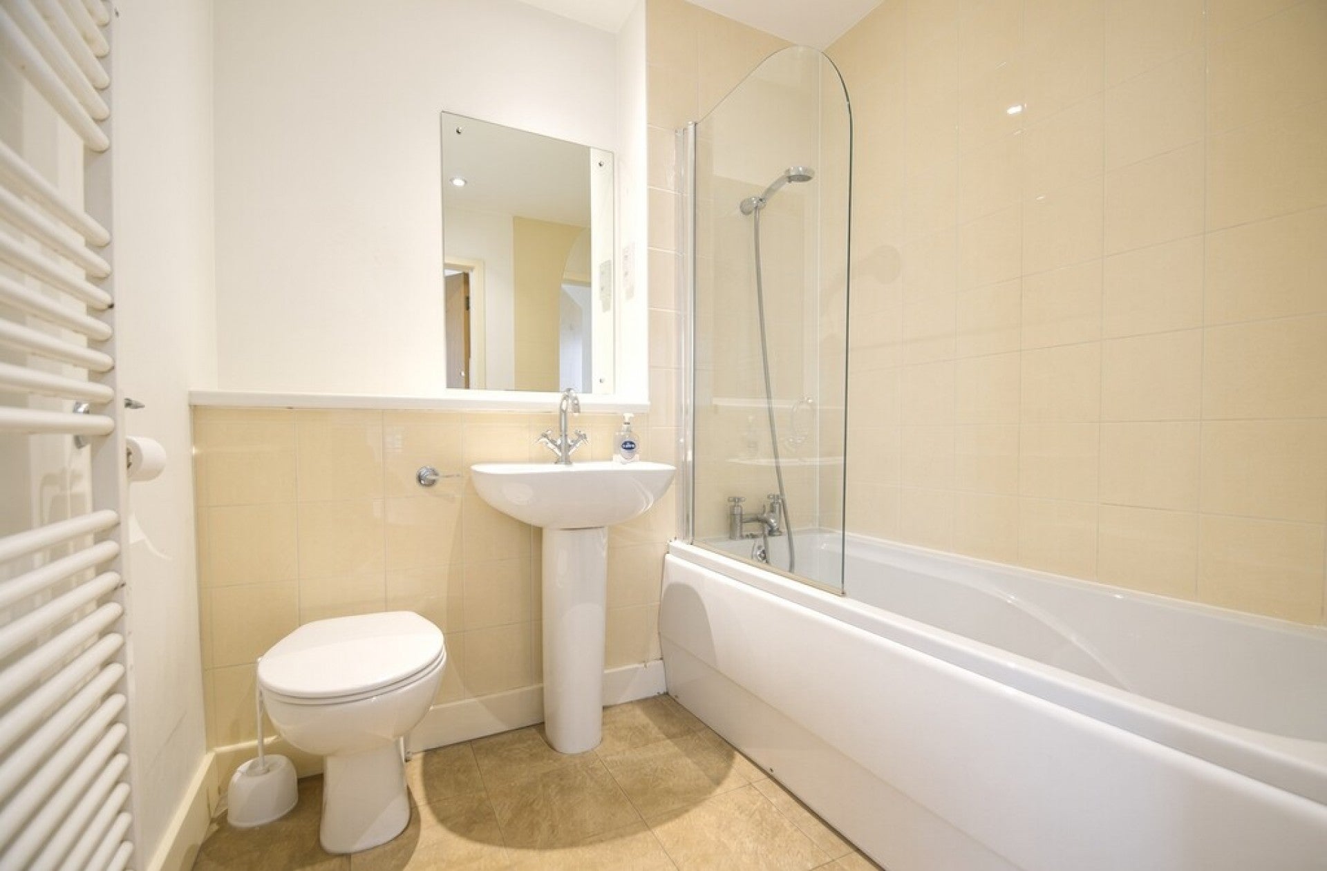 Flat Denham Road in Borough of Runnymede