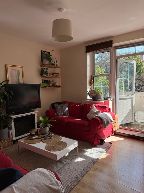 Room Bethwin Road in Greater London