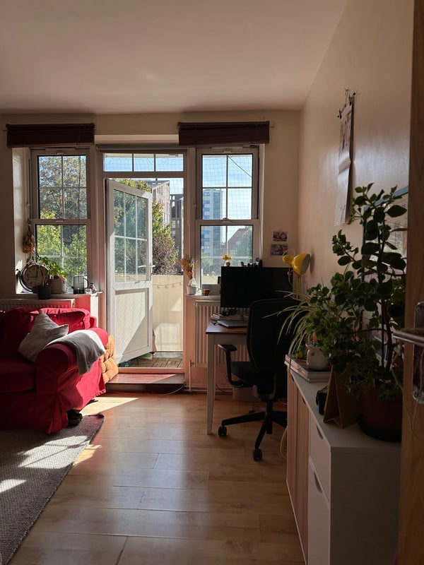 Room Bethwin Road in Greater London