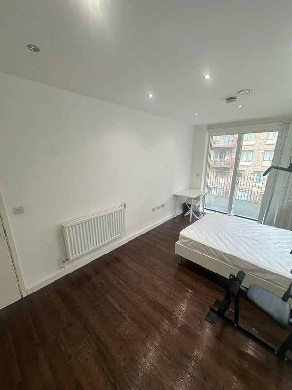 Room Frobisher Yard in Greater London