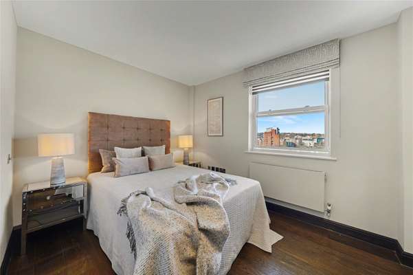 Flat Boydell Court in Greater London