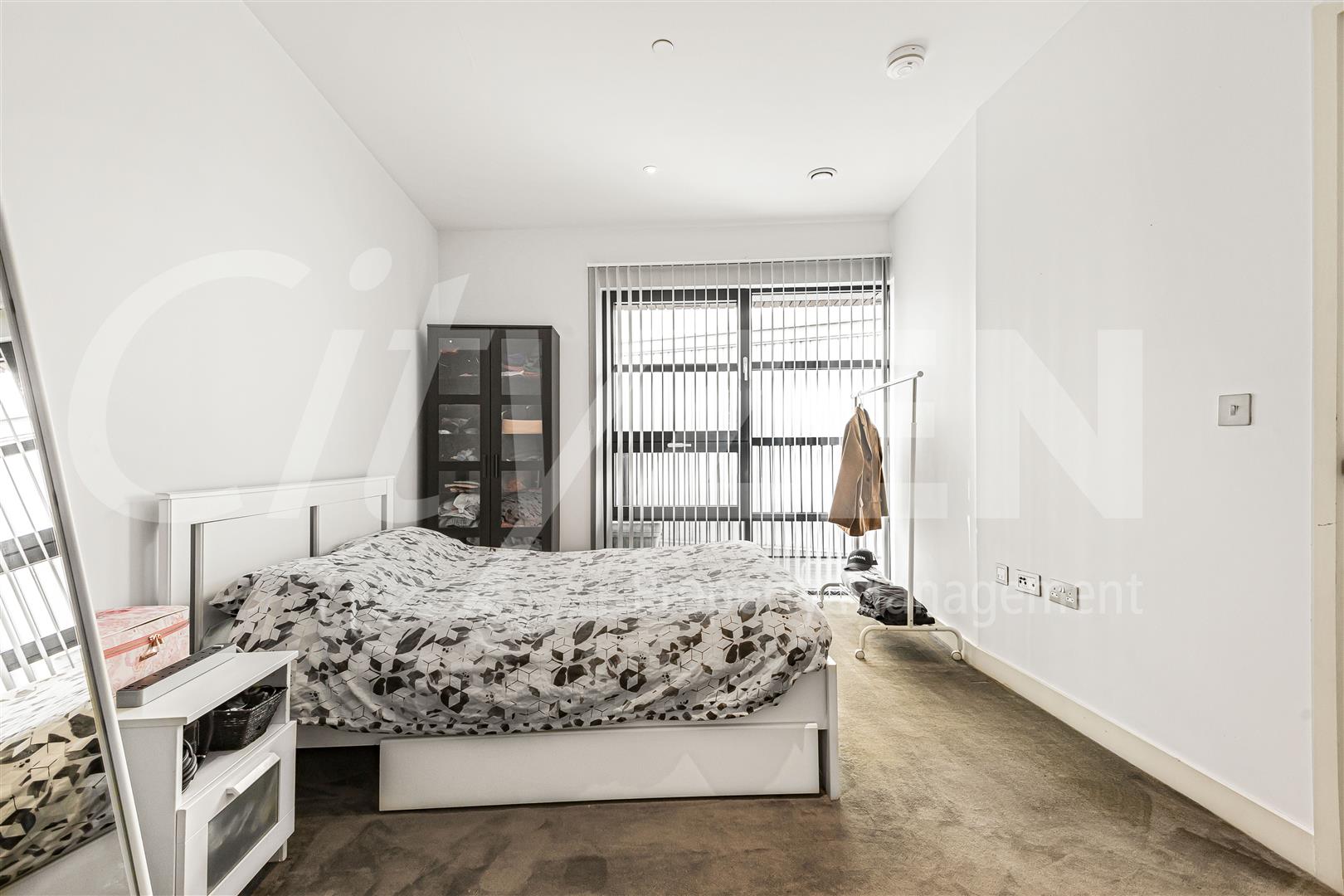 Flat Lyell Street in Greater London