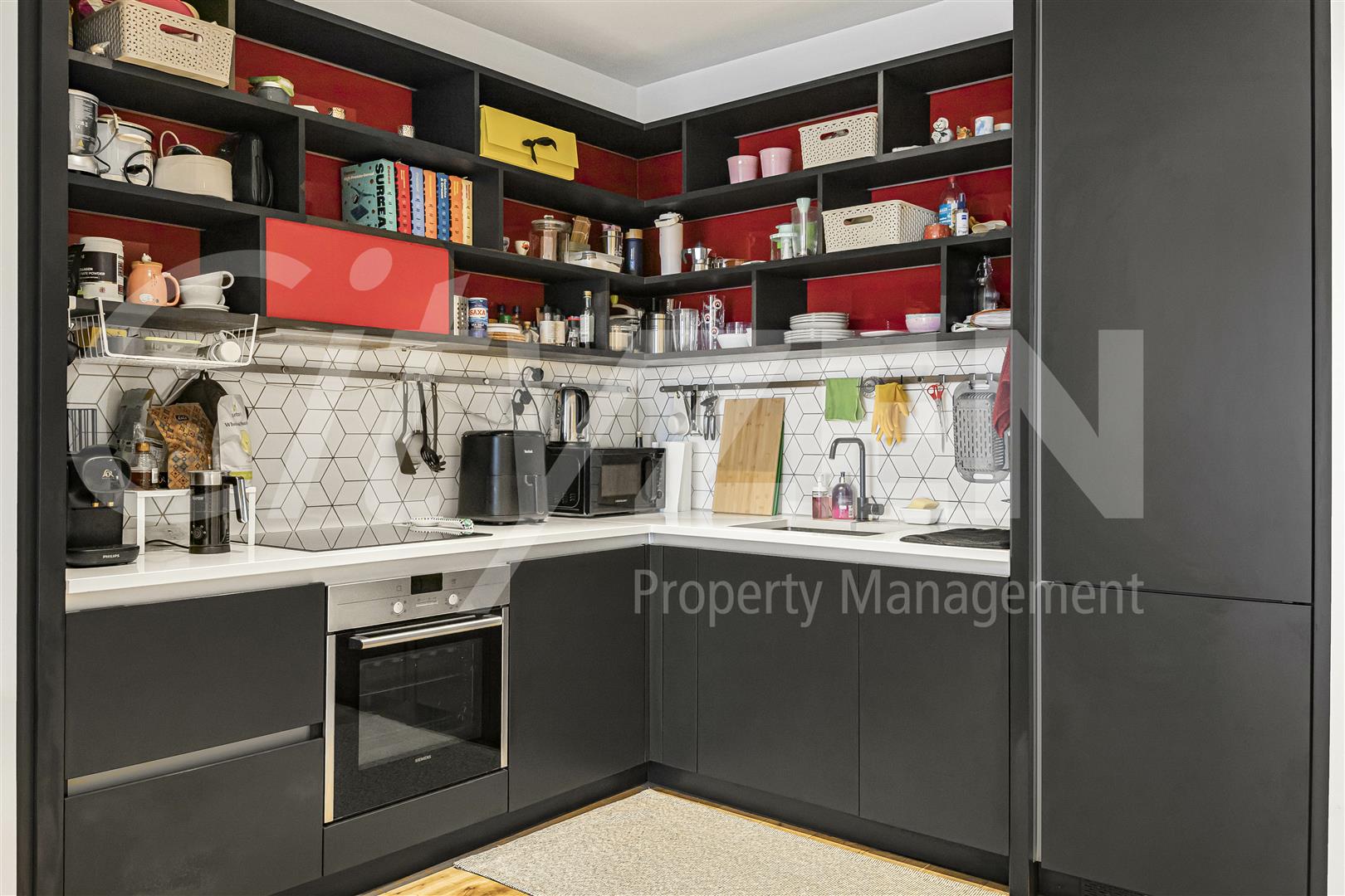 Flat Lyell Street in Greater London