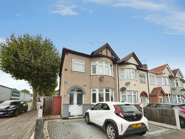 Flat Stadium Road in Southend-on-Sea