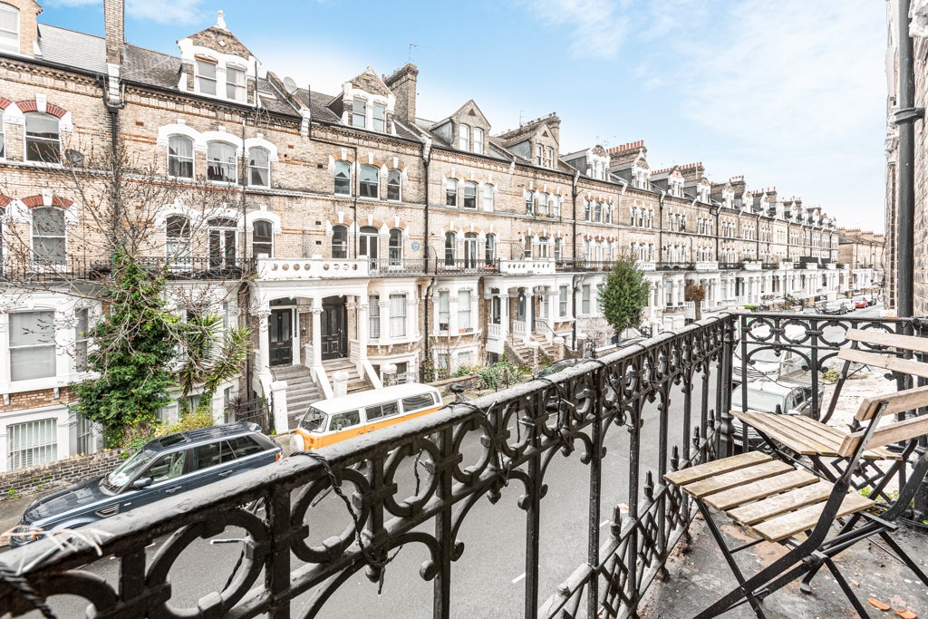 Flat Gunterstone Road in Greater London