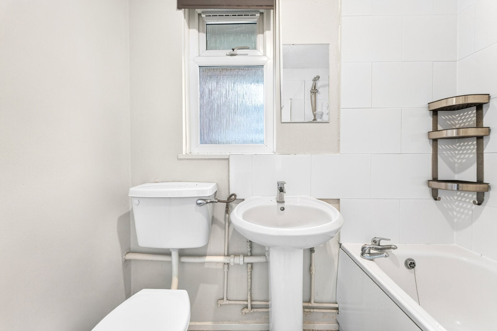 Flat Wynford Road in Greater London