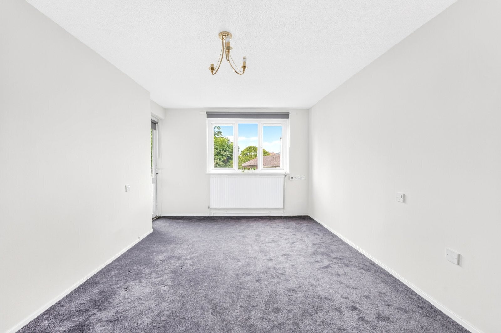 Flat Wynford Road in Greater London