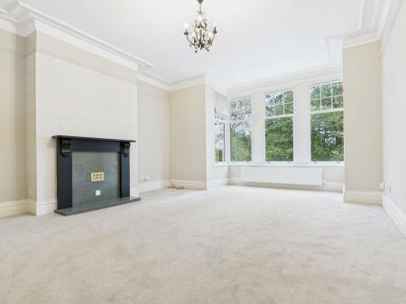 Flat Harlow Moor Drive in Harrogate