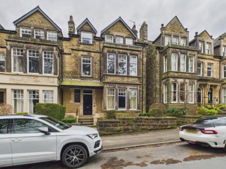 Flat Harlow Moor Drive in Harrogate