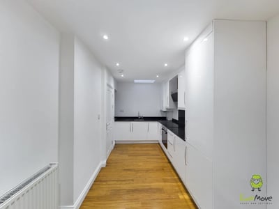 House Harcourt Road in Greater London