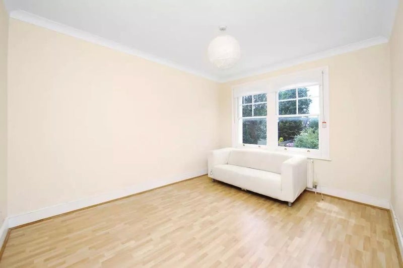 Room Broad Lane in Greater London