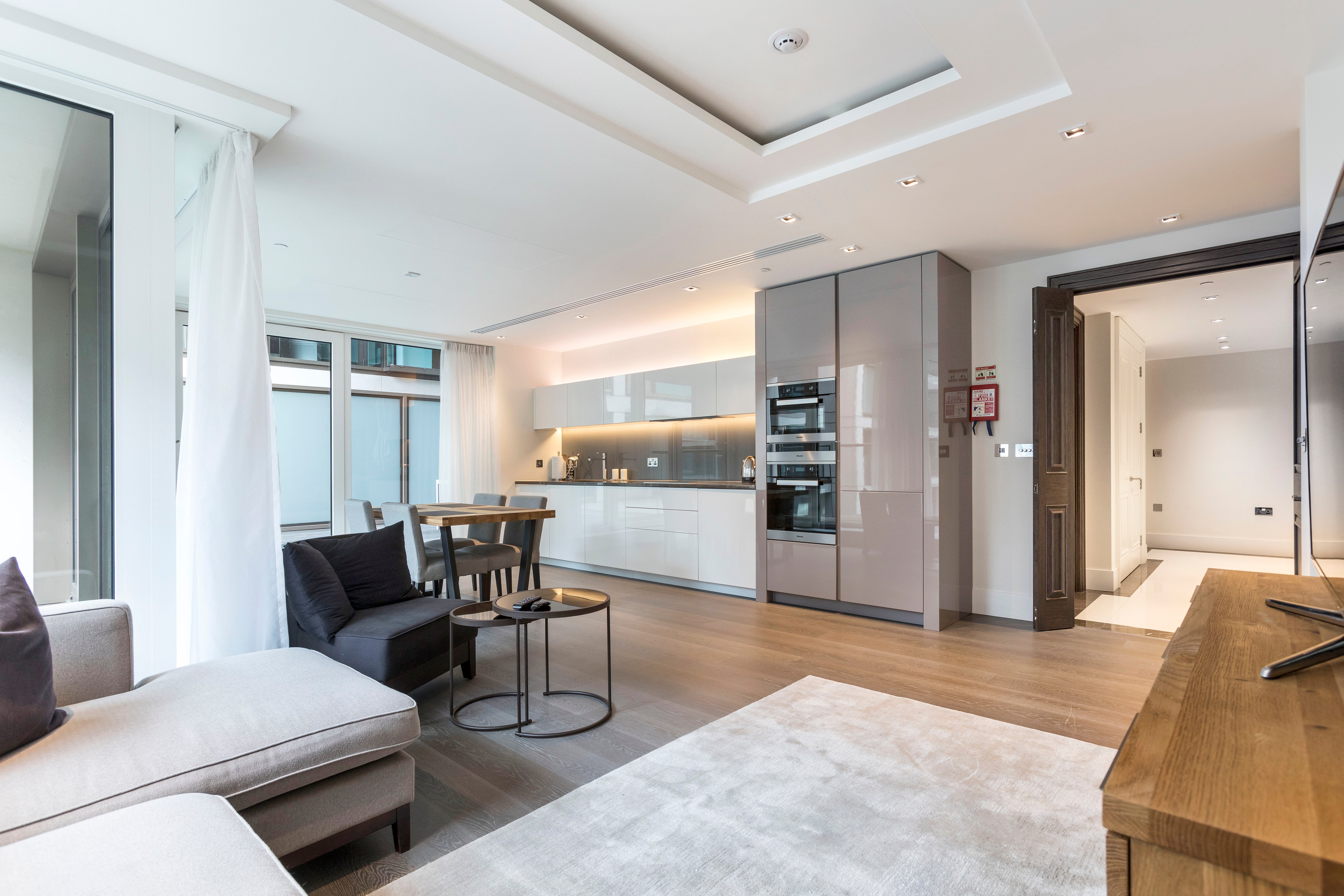 Flat Radnor Terrace in Greater London