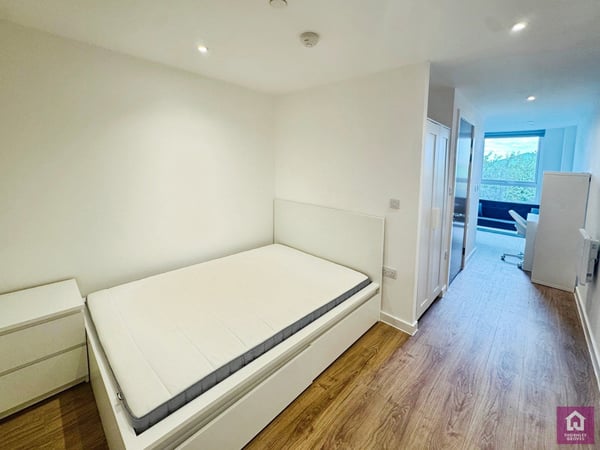 Flat Countess Road in Manchester