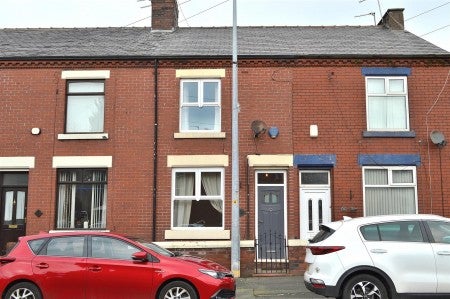 House Whitegate Lane in Chadderton