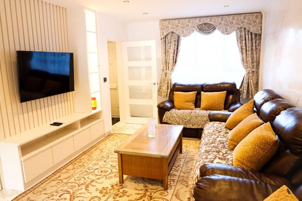 House Halford Close in Greater London