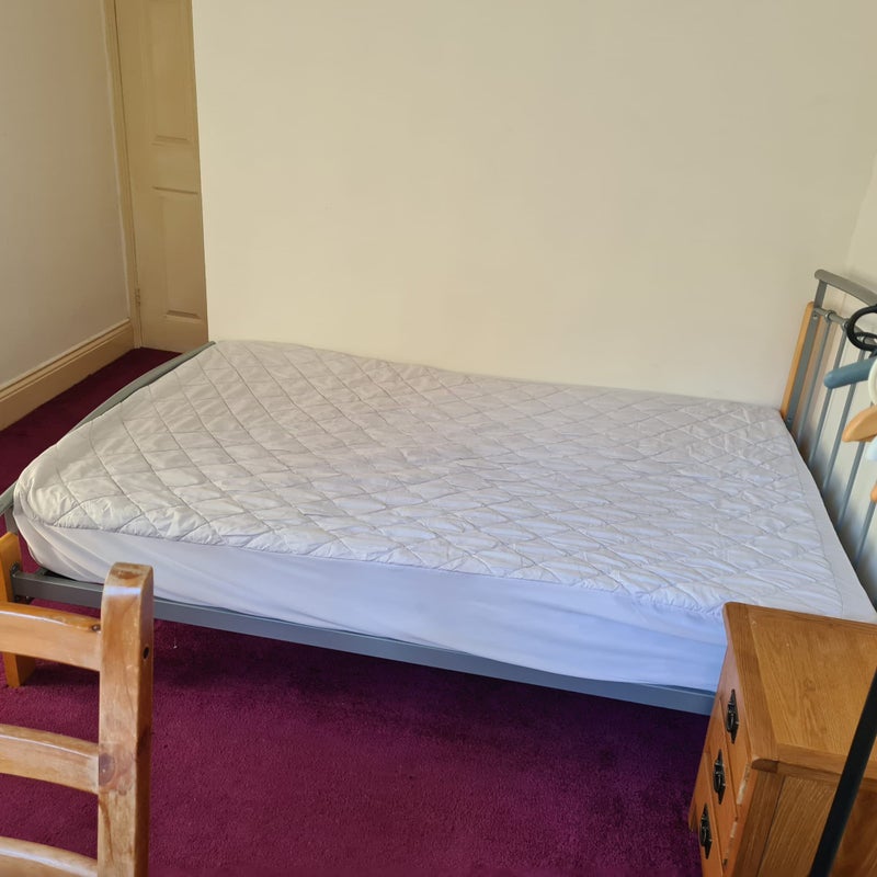 Room Stoney Road in Coventry