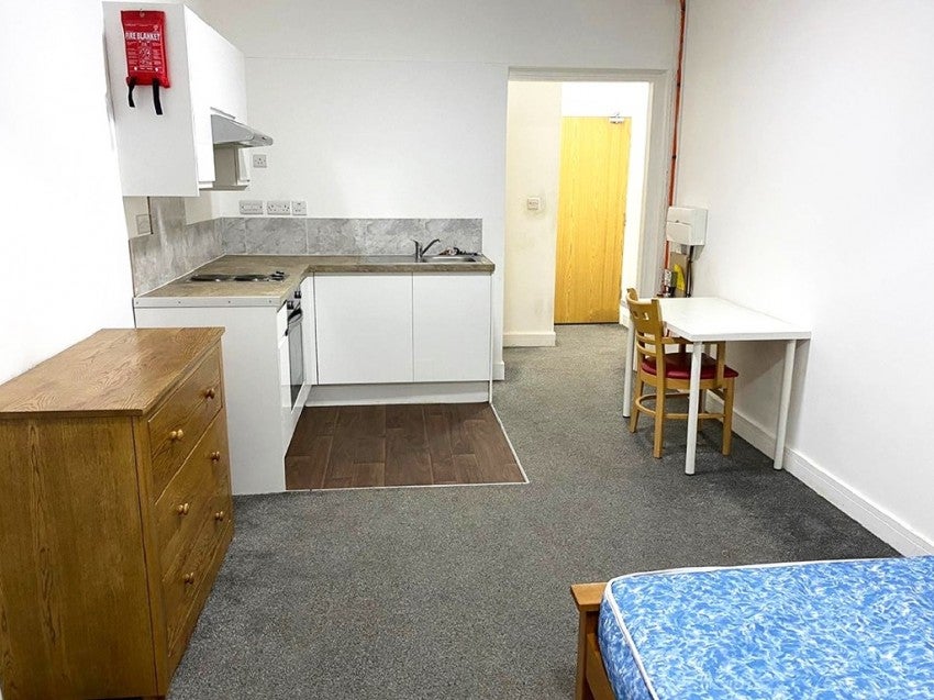 Flat Paradise Street in Portsmouth