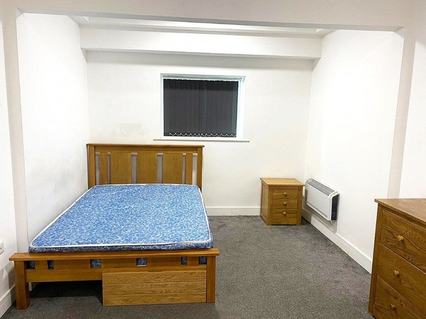 Flat Paradise Street in Portsmouth