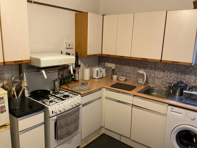 Room Holmewood Road in Greater London