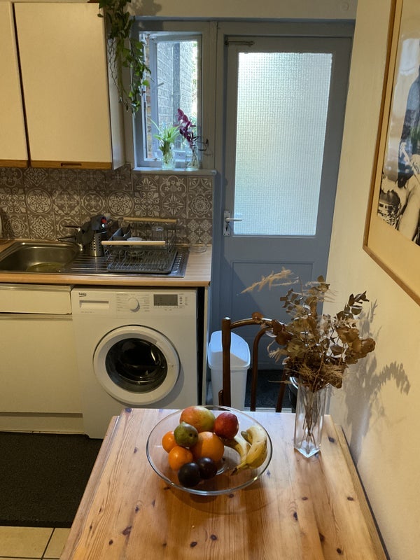 Room Holmewood Road in Greater London