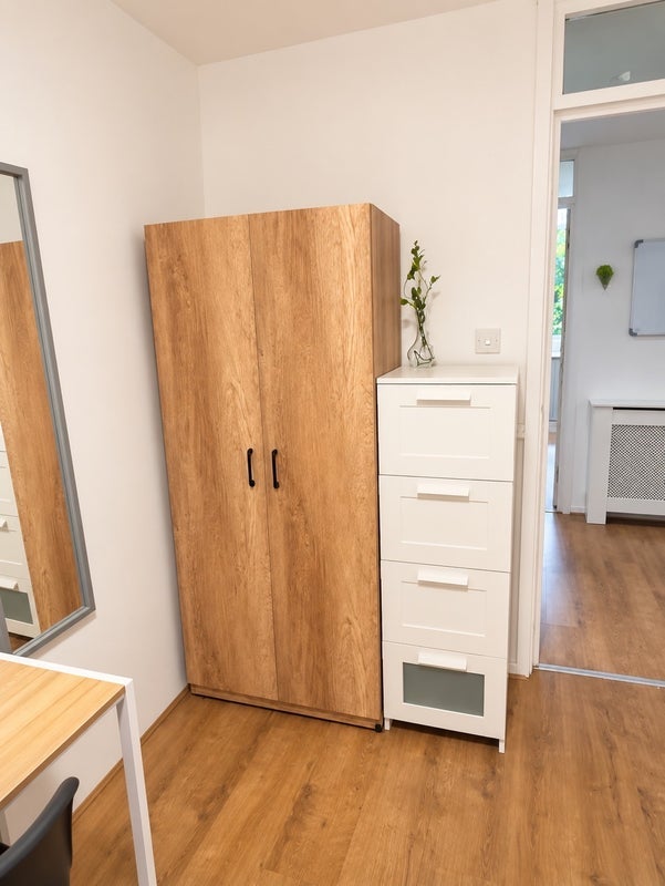 Room Philip Street in Greater London
