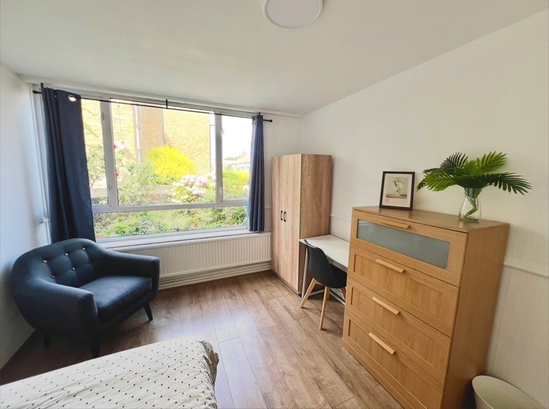 Room Philip Street in Greater London
