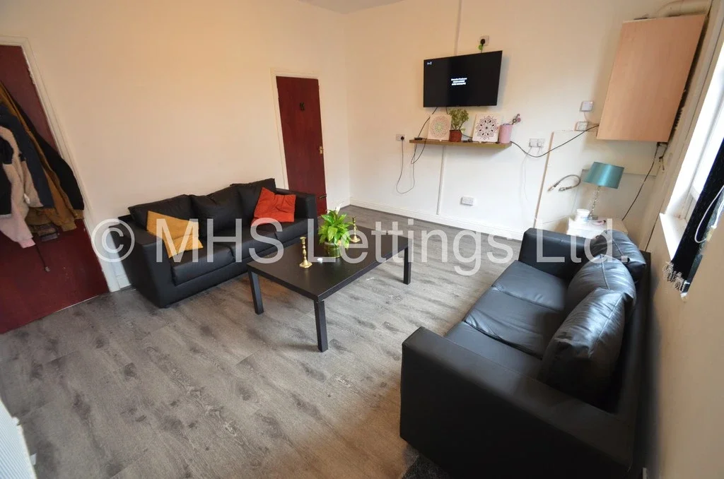 Room Back Ashville Grove in Leeds