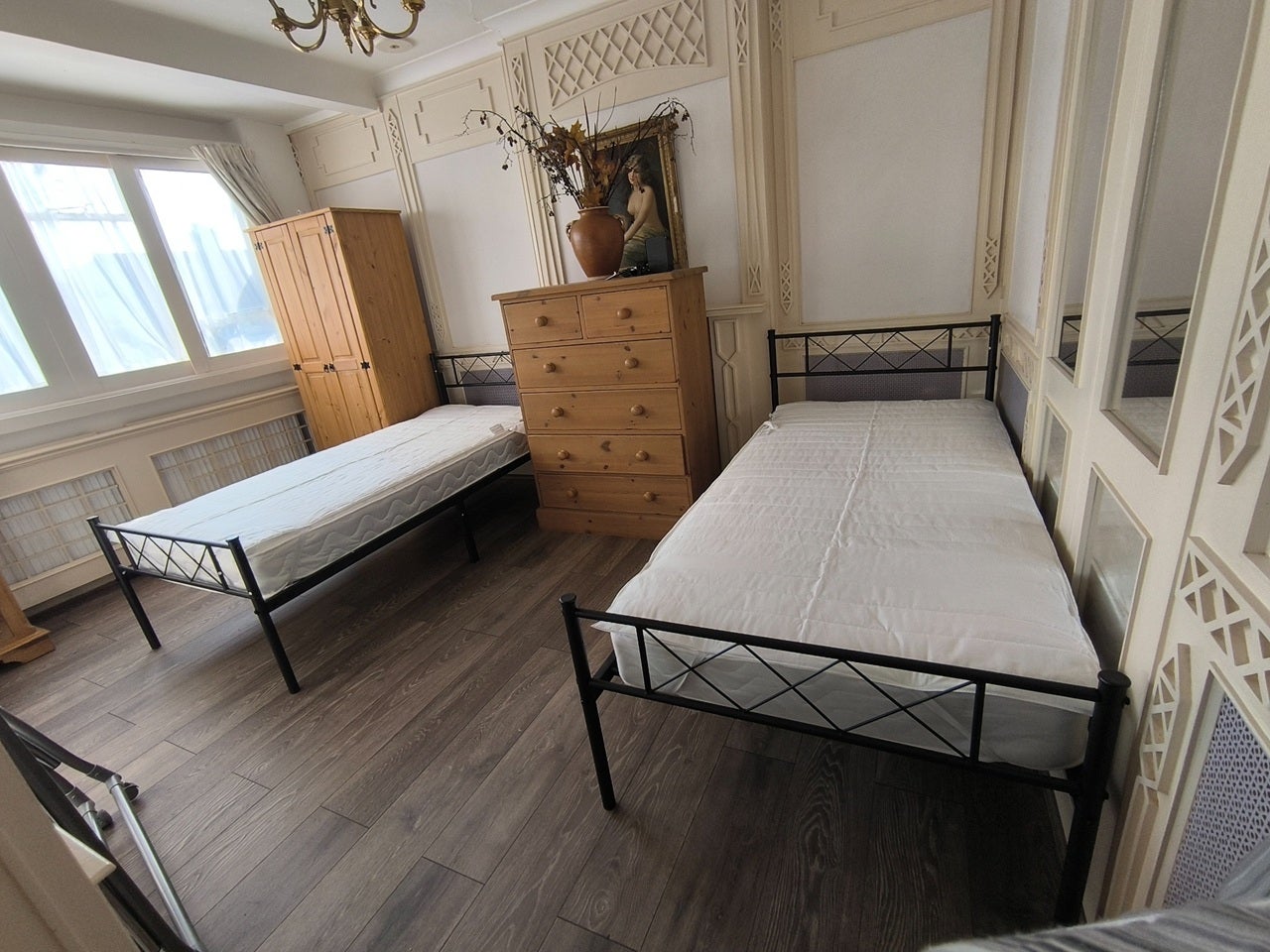 Room Mitcham Road in Greater London