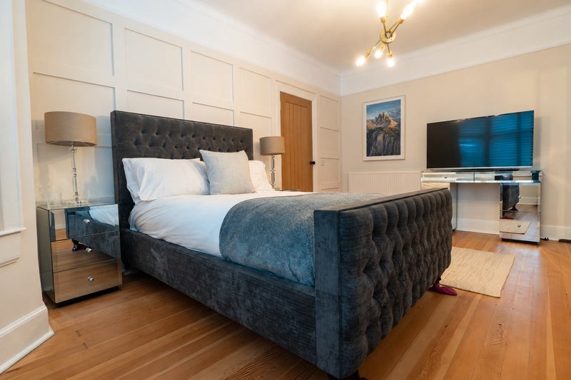 Room Colinton Road in City of Edinburgh