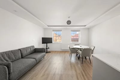 Flat Uxbridge Road in Greater London
