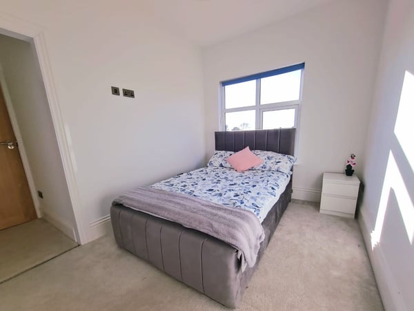 Room Higham Road in Rushden