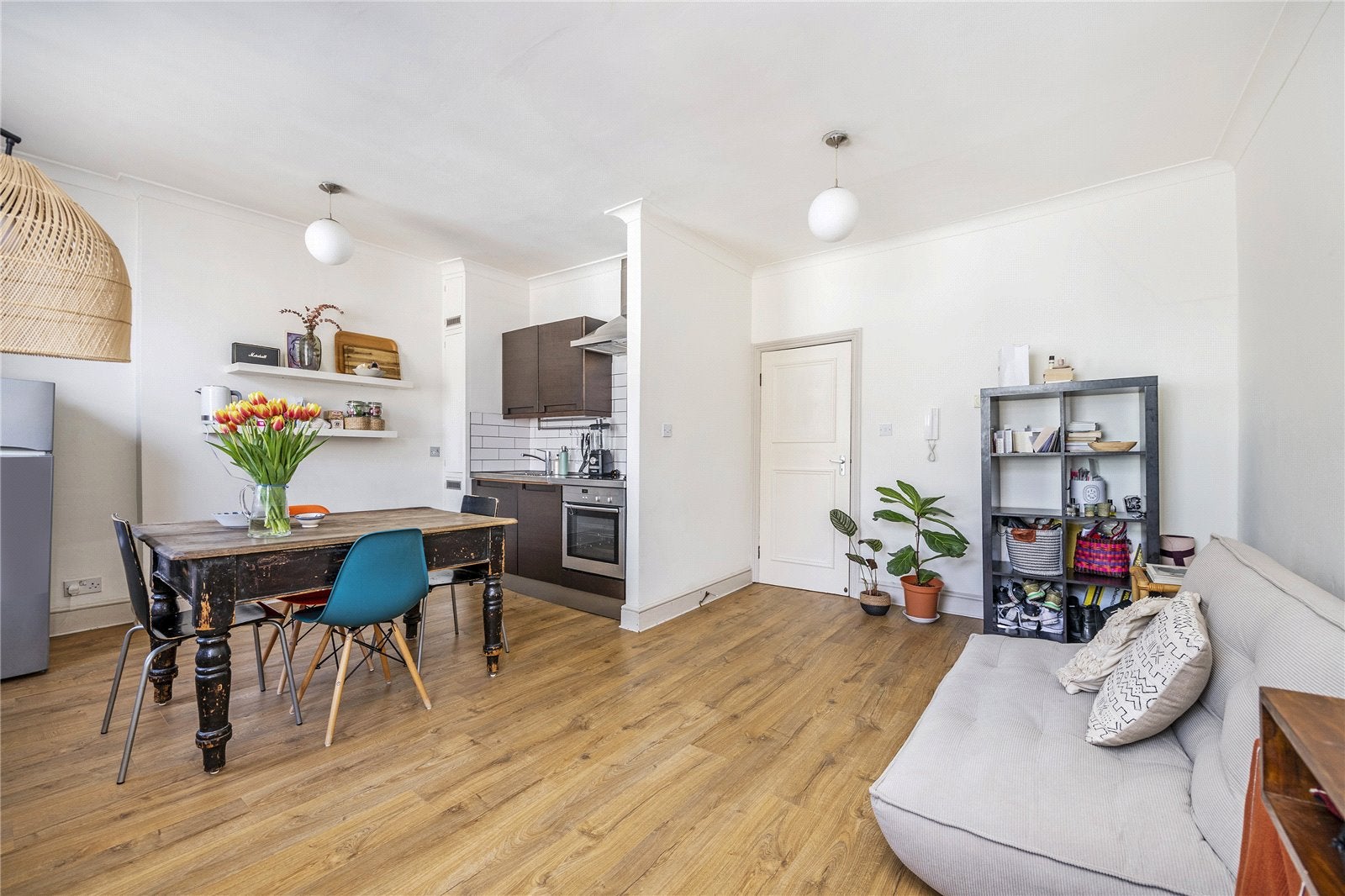 Flat Ladbroke Crescent in Greater London