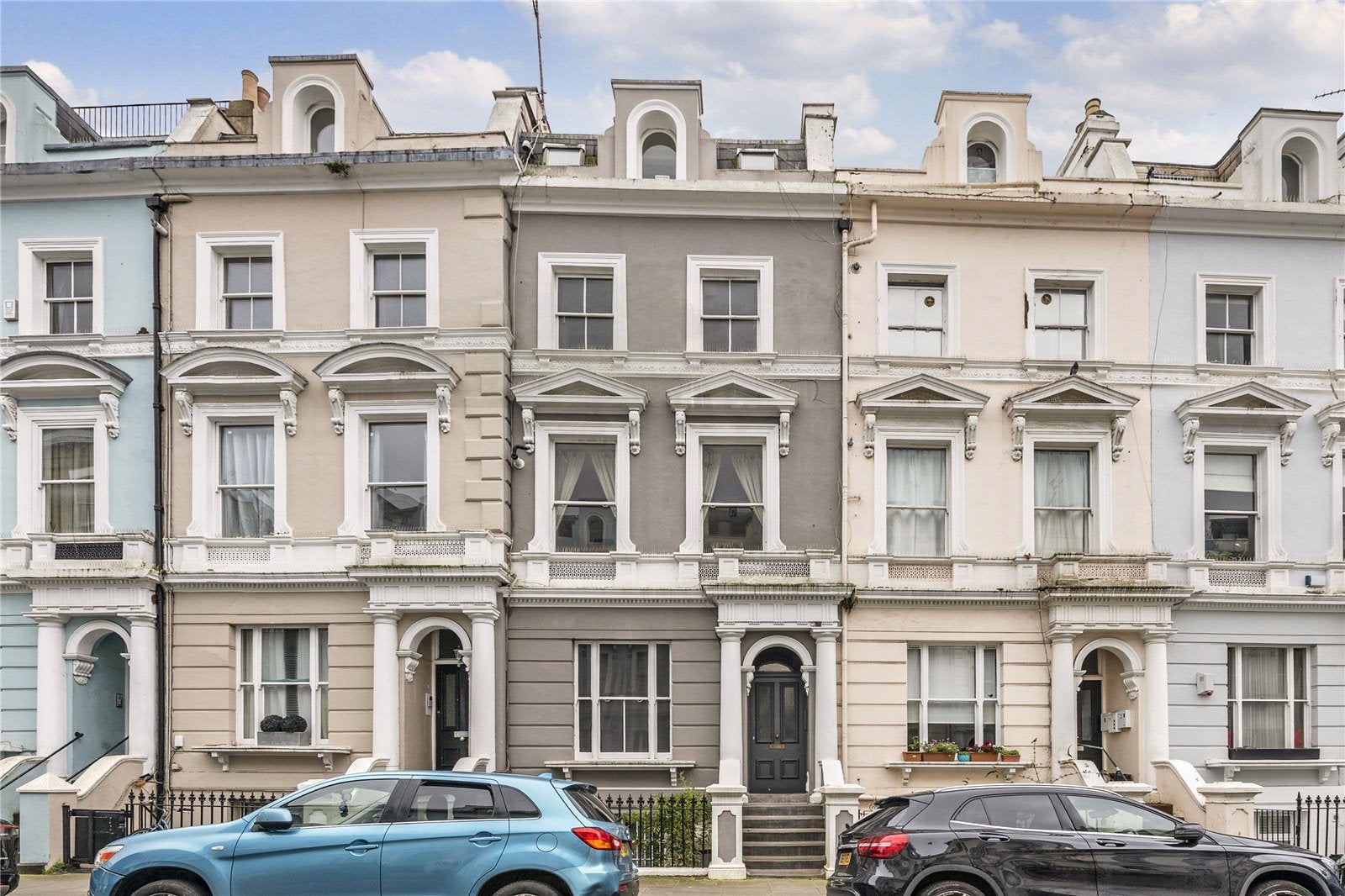 Flat Ladbroke Crescent in Greater London