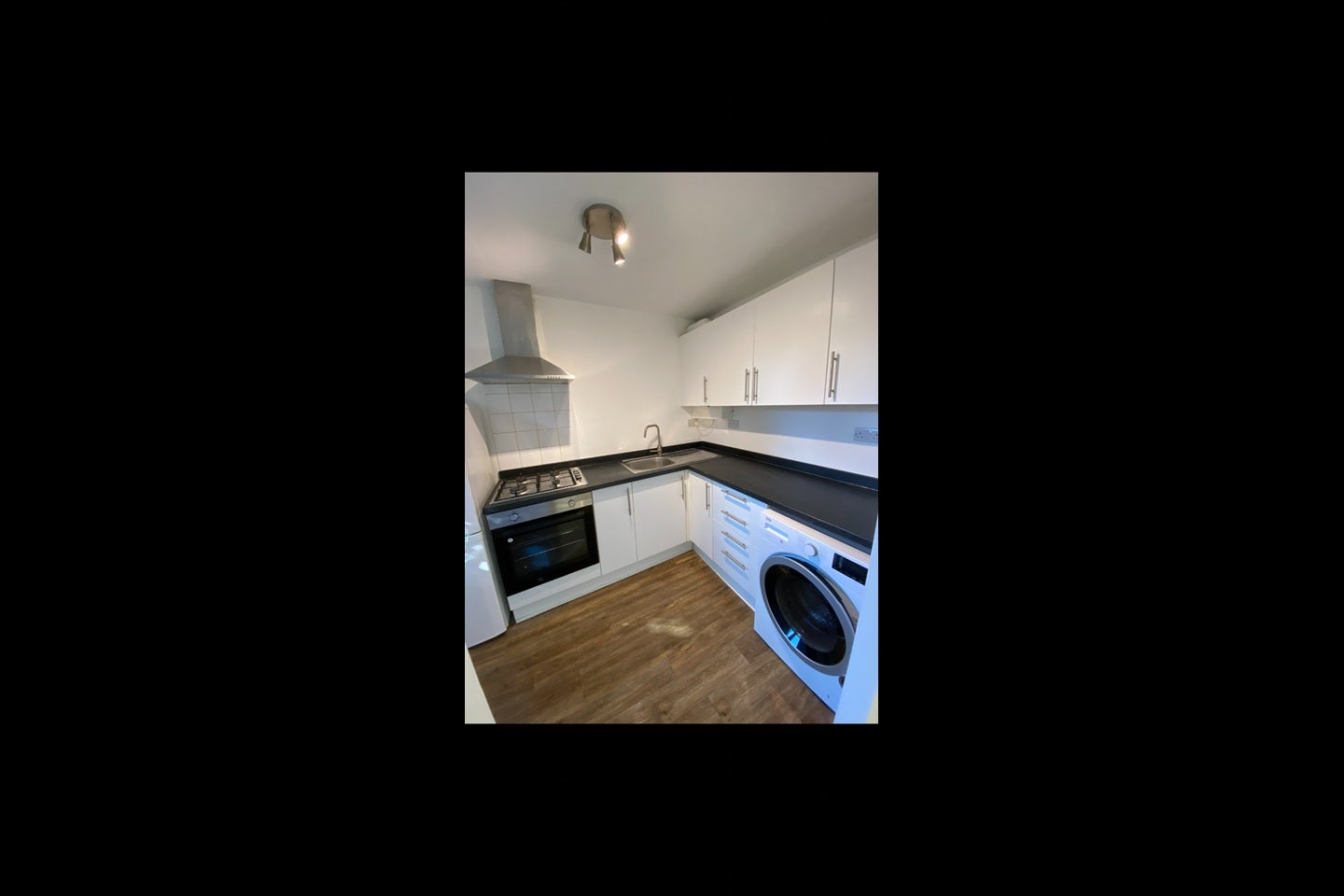 Flat Fox Lane in Greater London