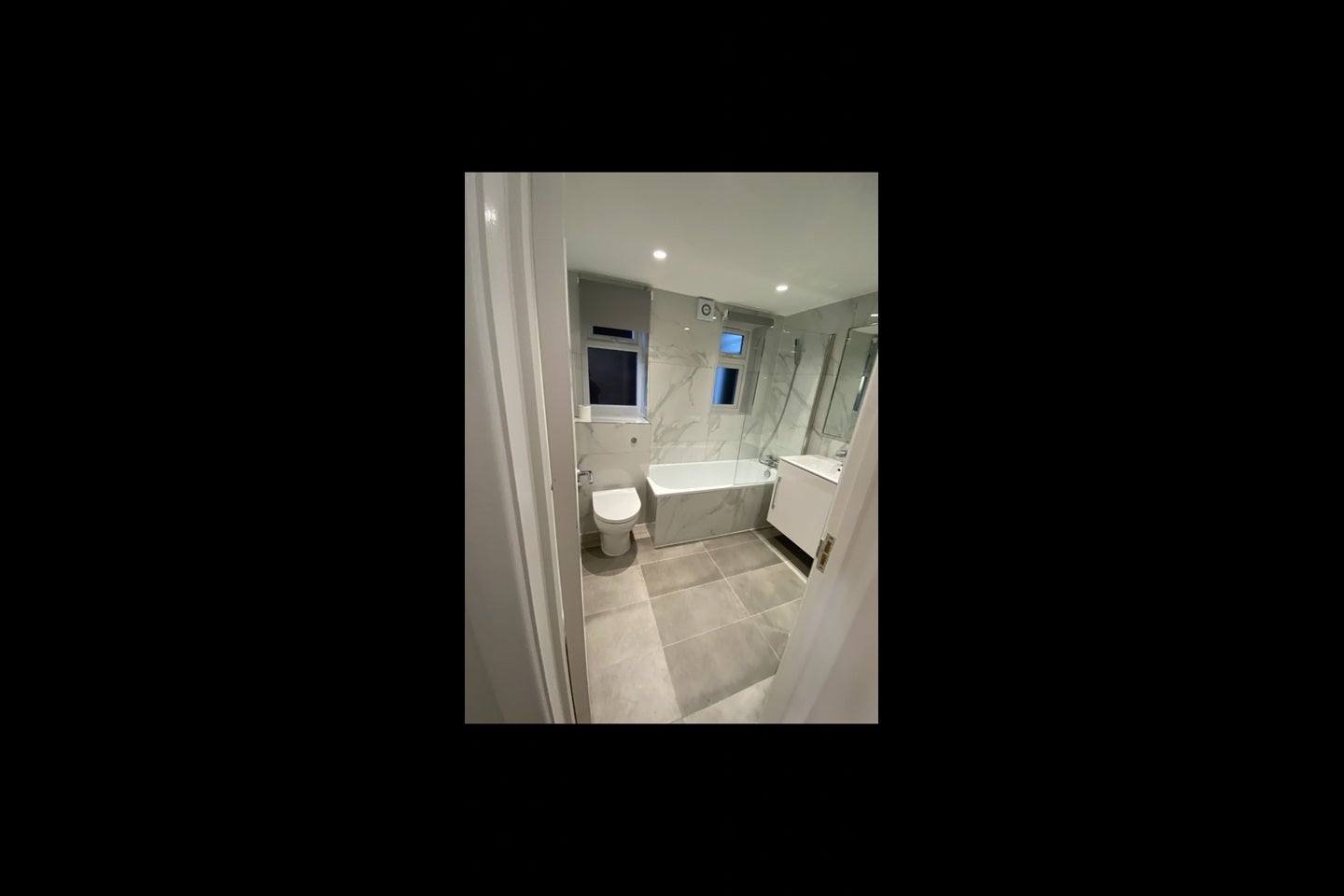 Flat Fox Lane in Greater London