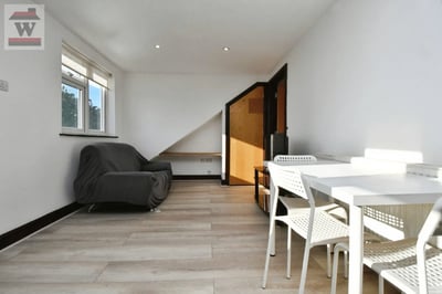 Flat Lampton Road in Greater London