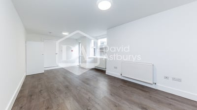 Room Elmar Road in Greater London