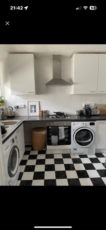 Flat Renforth Street in Greater London
