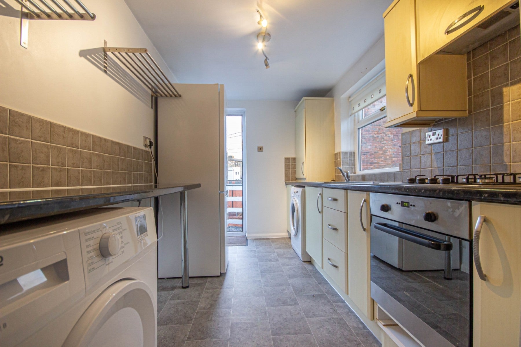 Flat Ancrum Street in Newcastle upon Tyne