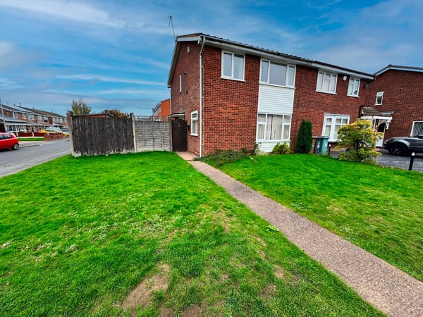 House Furzebank Way in Willenhall