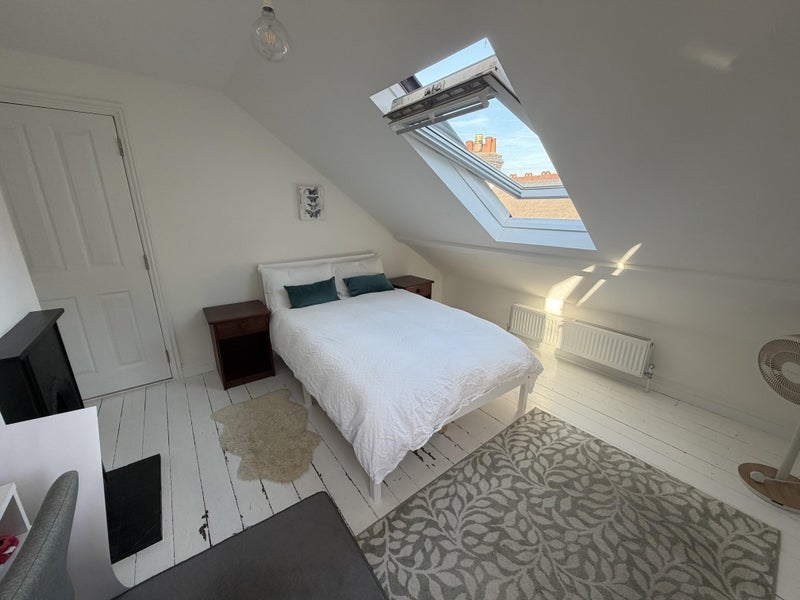 Room Cores End Road in Bourne End