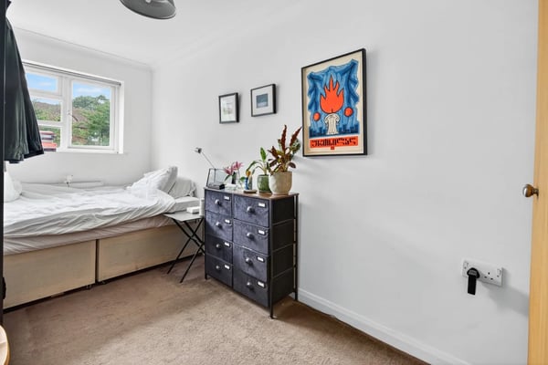 Flat Vallance Road in Greater London