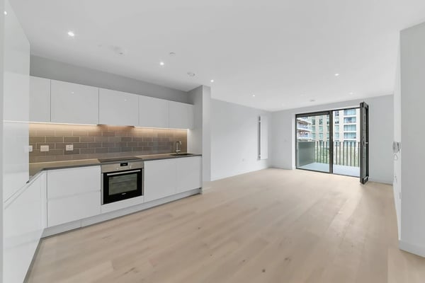 Flat Royal Crest Avenue in Greater London