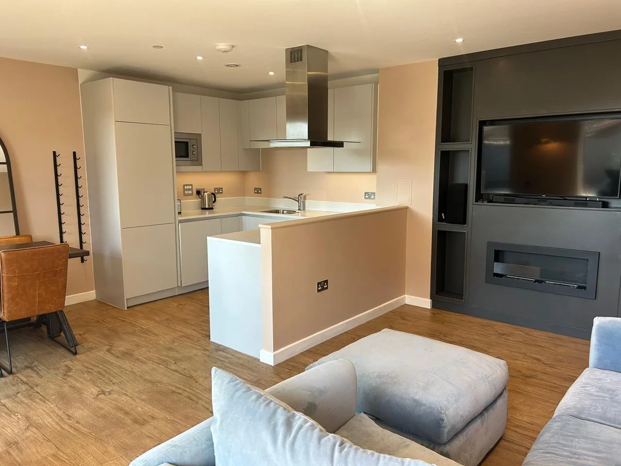 Flat Angel Lane in Greater London