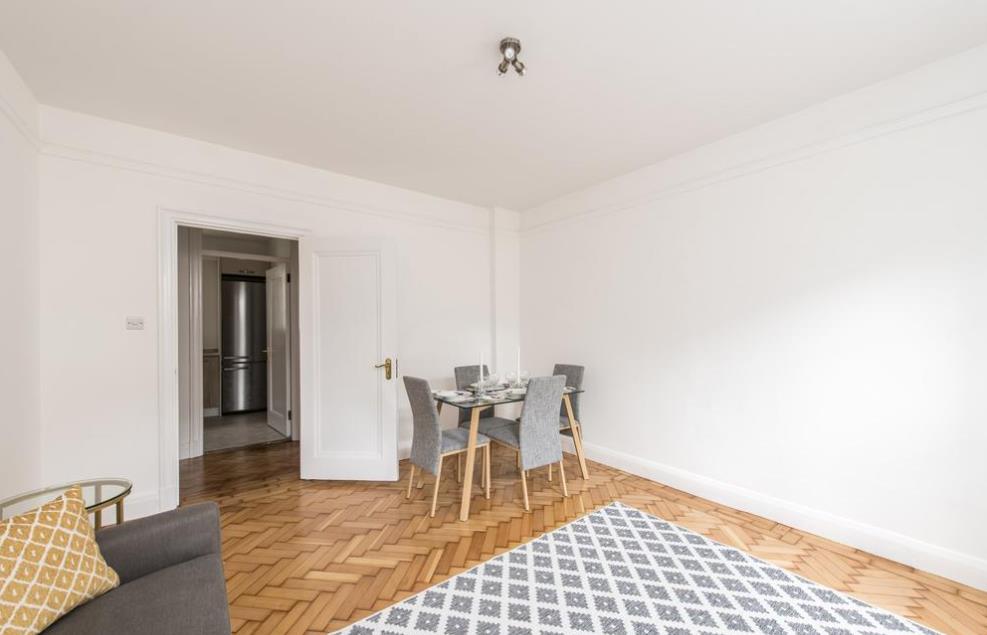 Flat Garden Road in City of Westminster